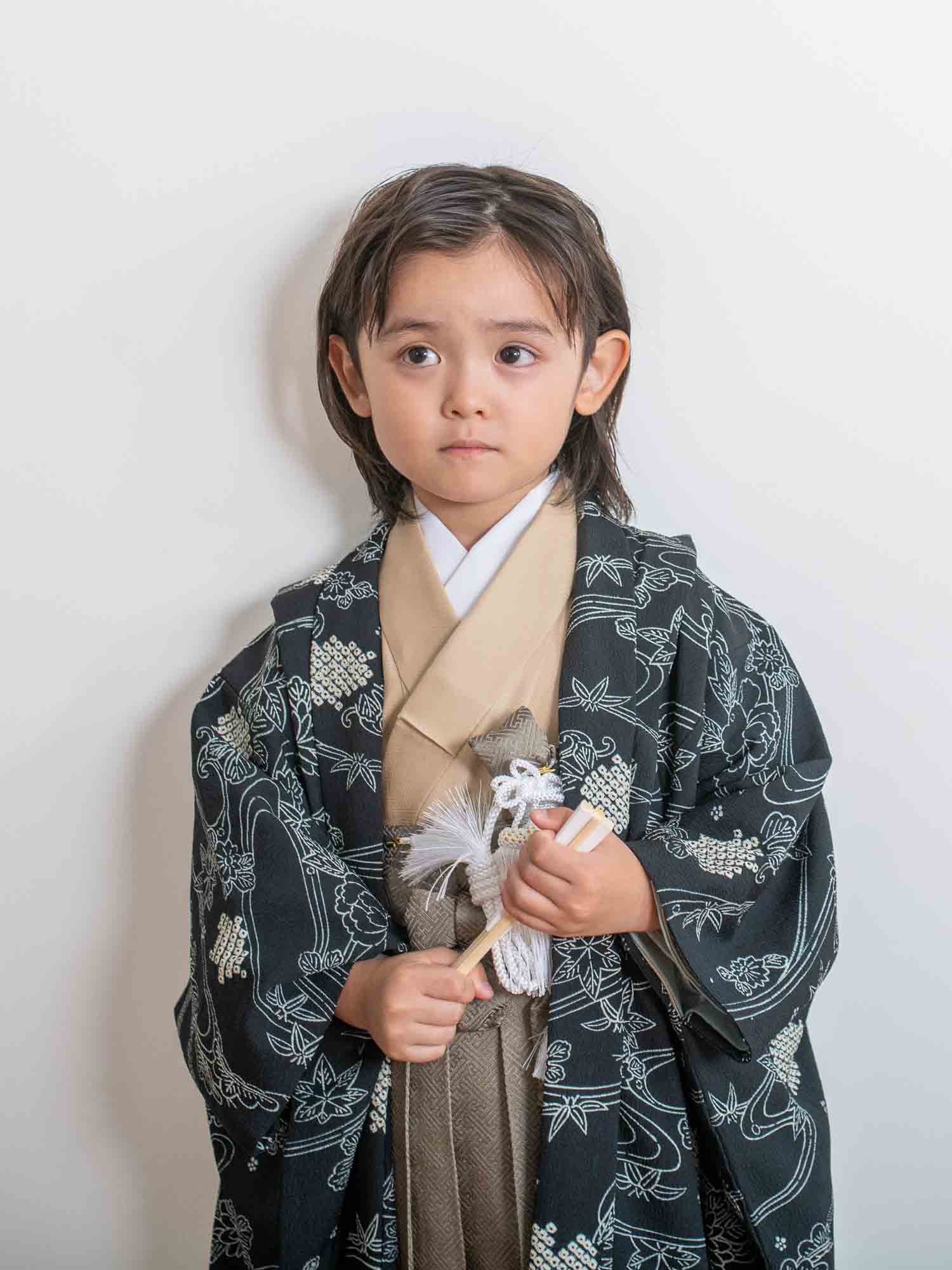 №13 ベビー袴ベビー着物 momoca インド刺繍を基調とした一目惚れベビー袴 (@momoca0127