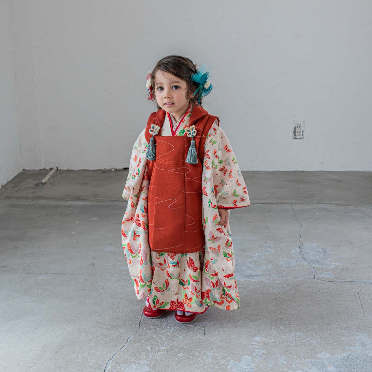 七五三レンタル 着物 3歳 女の子｜AG304（IVR/RED) – ベビー袴 