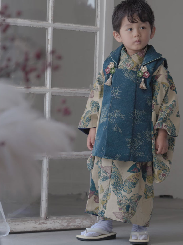 七五三レンタル着物　３歳男の子　ブルー　ベージュ　上半身　被布　動画