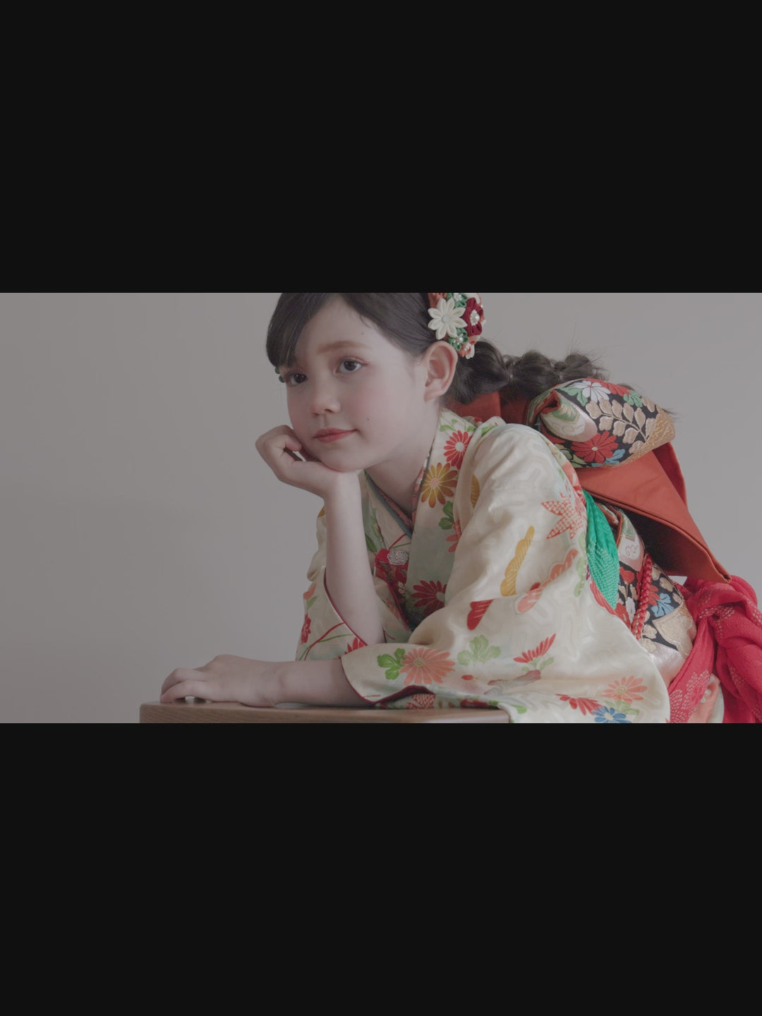 七五三　７歳女の子　着物レンタル　花柄クリーム色の着物