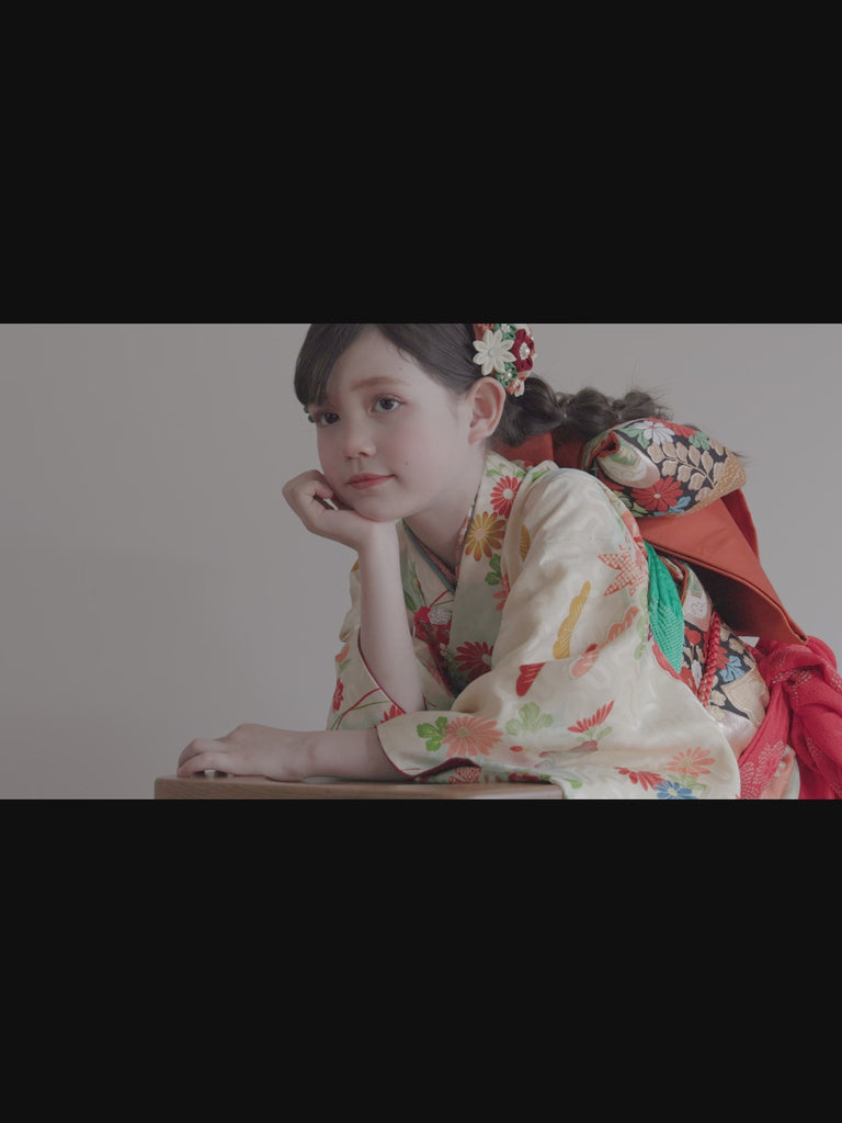 七五三　７歳女の子　着物レンタル　花柄クリーム色の着物
