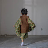 七五三レンタル着物　３歳男の子　ブラウン　グリーン　後ろ姿